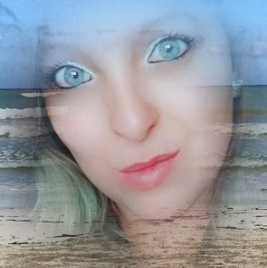 Meet your Posher, Kathia